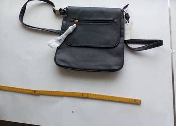 torebka damska na długim pasku