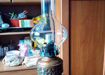 Lampa z kloszem na prąd