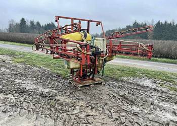 Opryskiwacz zawieszany 1000l 21m hydraulicznie