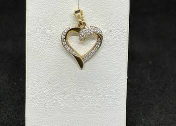 Złota zawieszka pr 585 1,31g z Diamentami