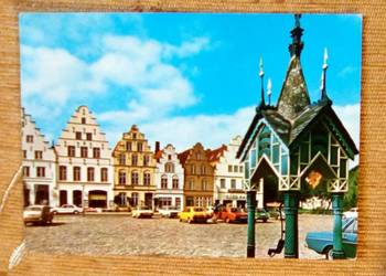 RYNEK W FRIEDRICHSTADT - MIASTO W KRAJU SZLEZWIK-HOLSZTYN