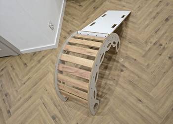 Bujak Montessori z dodatkową ścianką wspinaczkową i zjeżdżalnią