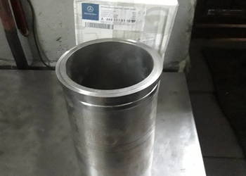 Tuleja cylindra Mercedes OM441 V6 V8 V10 V12 4440110110