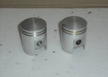 WSK 125 - tłoki 2szt oryginał WSK
