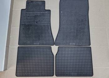 Mercedes 124 Dywaniki gumowe Petex