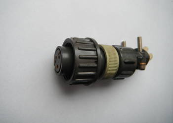 SzP-3 Wtyczka prosta 3 gniazda Nowe