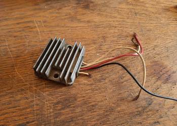 Yamaha SR 125 regulator napięcia sr125