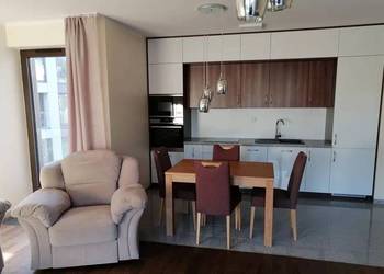 2 pokoje z halą garażową blisko Olivia Business Centre