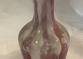 Mały ceramiczny wazonik marmurkowy – PRL, sygnowany „B”
