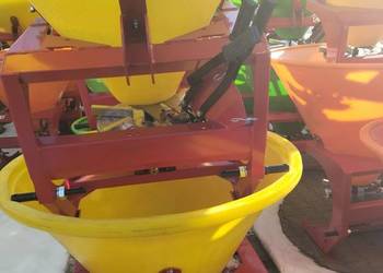 Rozsiewacz Lejkowy do Nawozu 300 l 3 dźwignie Demarol