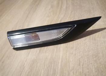 VW T6 / MULTIVAN / CARAVELLE PRAWY KIERUNKOWSKAZ W BŁOTNIK 7E0949102