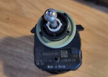 SILNICZEK REGULACJI LAMP RENAULT KADJAR 260562319R ORYGINALNY