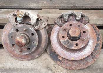 Fiat 125p zwrotnice z zaciskami. Fiat 125p zwrotnice z zaciskami.