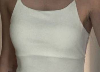 Crop top na ramiączkach