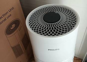 Oczyszczacz powietrza Philips UVCA200 z technologią UV-C.