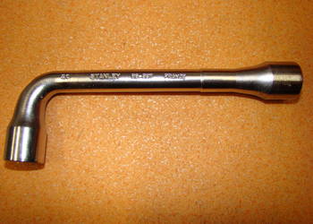 Klucz fajkowy przebity 6/12 STANLEY M  20 Ref. 1-86-697