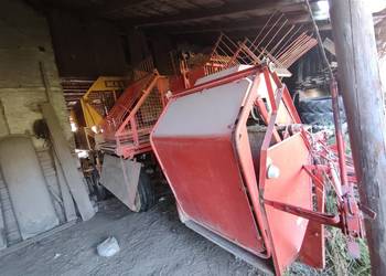 Kombajn buraczany Neptun z413