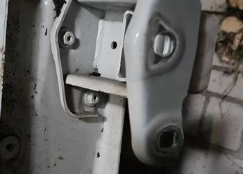 Zawiasy drzwi vivaro b trafic III tył