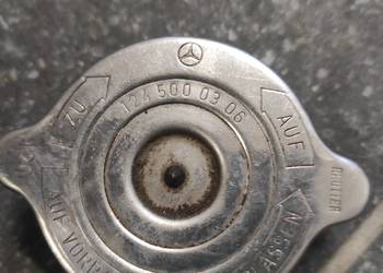 Oryginalny korek zbiorniczka płynu chłodniczego Mercedes w 124