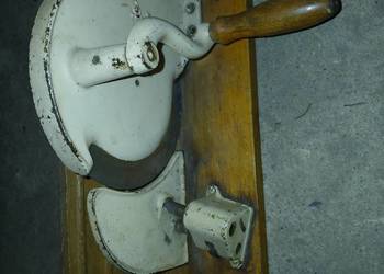 Stara Zabytkowa krajalnica - maszyna do krojenia ręczna