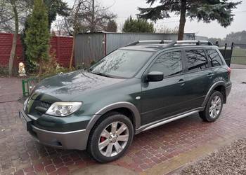 Sprzedam zadbany samochód bezwypadkowy Mitsubishi Qutlander