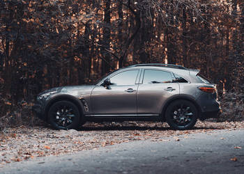 Infiniti FX50S II 5.0 V8 390KM