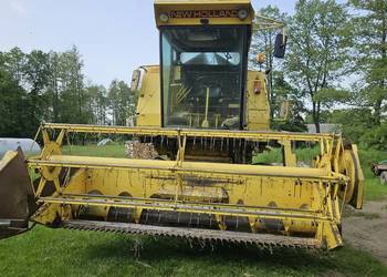 Kombajn zbożowy New Holland 8050