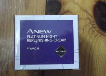 Liftingujący krem na noc Avon