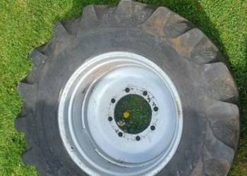 Felgi z oponami od   Manitou 460/70R24 2szt