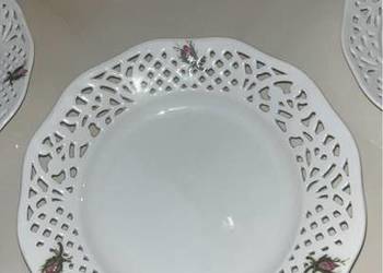 Talerzyk z różyczką. Ażur. Biała porcelana