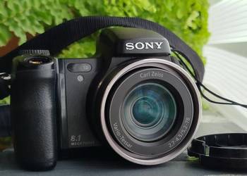 Sony Cyber-shot DSC-H9