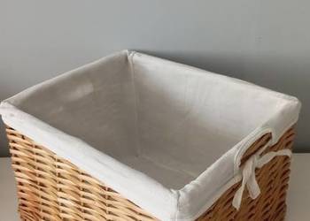 Kosz wiklinowy z wkładem z materiału