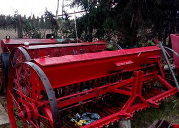 siewniki   15 i 17 19 23  lejowe przerobione do ciągnika