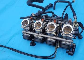 Yamaha R1 RN09 02-03 RN 09 PRZEPUSTNICE WTRYSKI PRZEPUSTNICA LISTWA