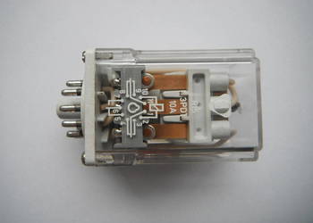 Przekaźnik R-15 3PDT 10A 220V AC typ 1510 1322 3220
