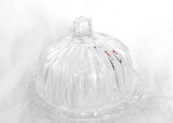 prl maselniczka ze szkła,nowa maselniczka prl, prl bomboniera szklana retro