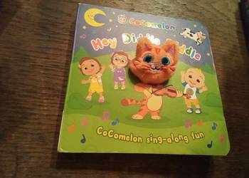 Hey diddle diddle. Po angielsku! Ruchoma maskotka