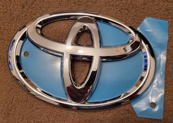Toyota IQ logo Nowe -Oryginał  909-02075