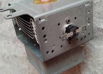 2M167B-M14 Magnetron z mikrofalówki Whirlpool MT243