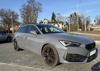 Cupra Leon 2.0 310 km full opcja salon Polska serwis ASO 2 kmplt kół