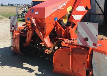 Kosiarka Kuhn Fc 313 F na części osłony przekładnia dysk