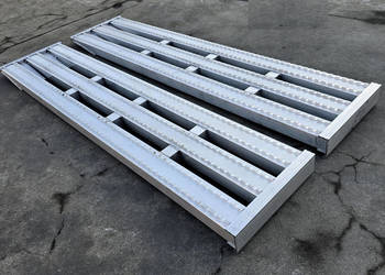 Najazdy aluminiowe 7 ton 4000x610x90mm mocowanie dolne Altec Metalmec