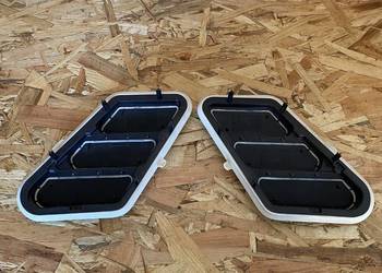 KRATKI DEKOMPRESYJNE TYLNE  TYŁ L+P TOYOTA PROACE CITY 25r