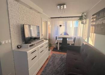Sprzedam mieszkanie 2 pokoje z loggią po remoncie,na zabobrzu ul.Różyckiego