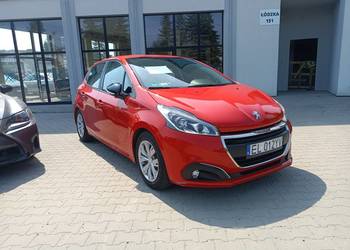 Peugeot 208 1.2 benzyna 2015 r lift bogata wersja zamiana przyczepa kemping