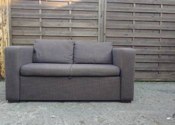 Kanapa 2-osobowa z funkcją spania i schowkiem na pościel