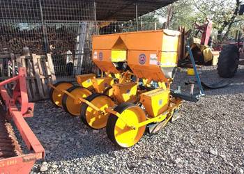 siewnik do kukurydzy