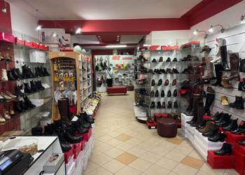 Sprzedam wyposażenie sklepu obuwniczo-odzieżowego