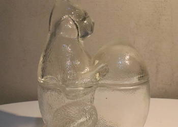 Szklany królik z jajkiem PRL bombonierka