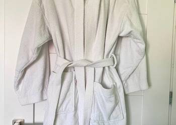 Gruby biały szlafrok frotte Naf Naf bawełna kaptur